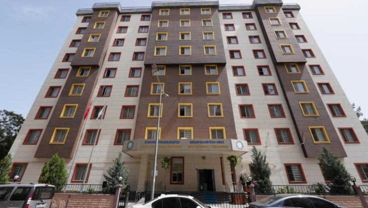 Diyarbakır’da kayyumun çifte maaşlı bürokratları… Misafirhaneyi otele dönüştürmüşler