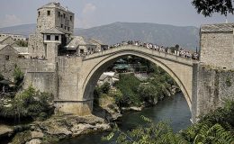 Neretva Nehri incisi: Mostar Köprüsü