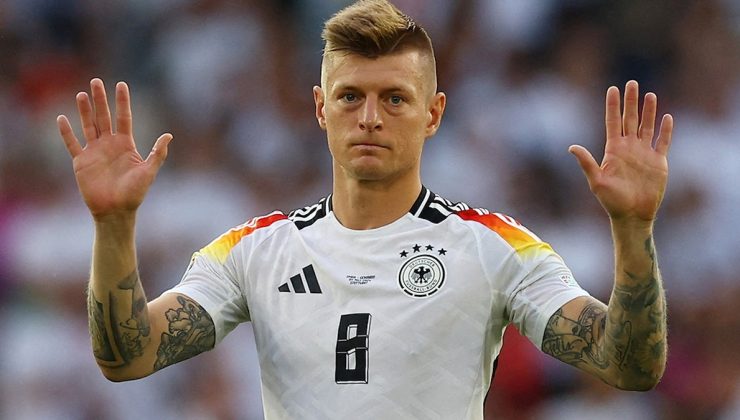 Yeşil sahaların zarif sanatçısı Toni Kroos emekli oldu