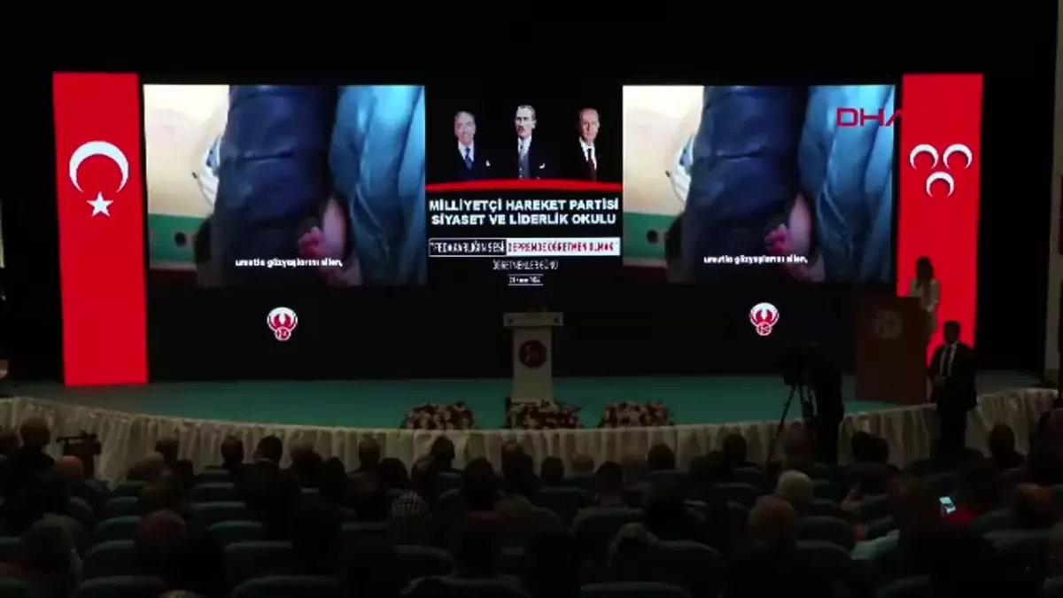 Bahçeli’den Depremzede Öğretmenlere Plaket