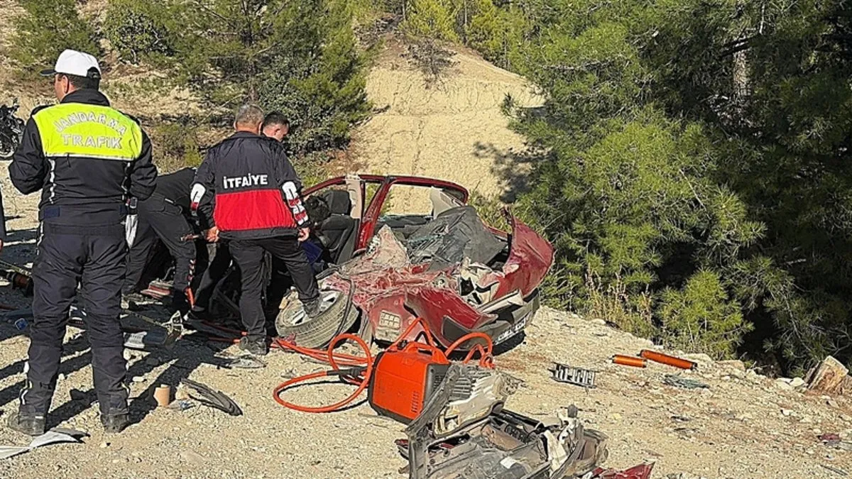 Burdur’da zincirme kazada can pazarı: 3 ölü, 5 yaralı