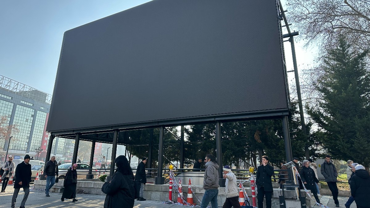 Ankara’da sit alanına dikilen reklam panosuna inceleme başlatıldı