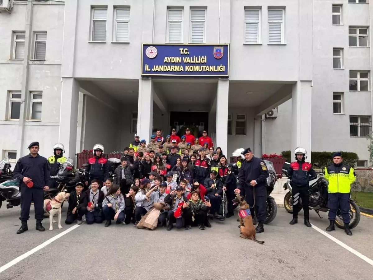 Öğrenciler Jandarma’yı Ziyaret Etti