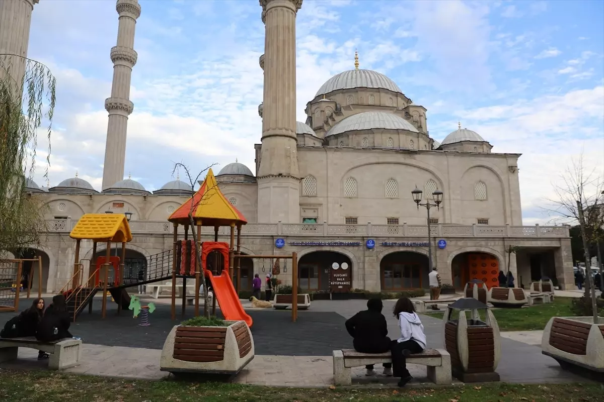 Ulu Cami Kütüphanesi 78 bin ziyaretçiye ulaştı